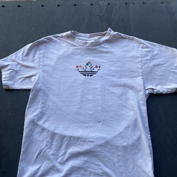 Adidas Crème T-Shirt - Picture 1 of 3